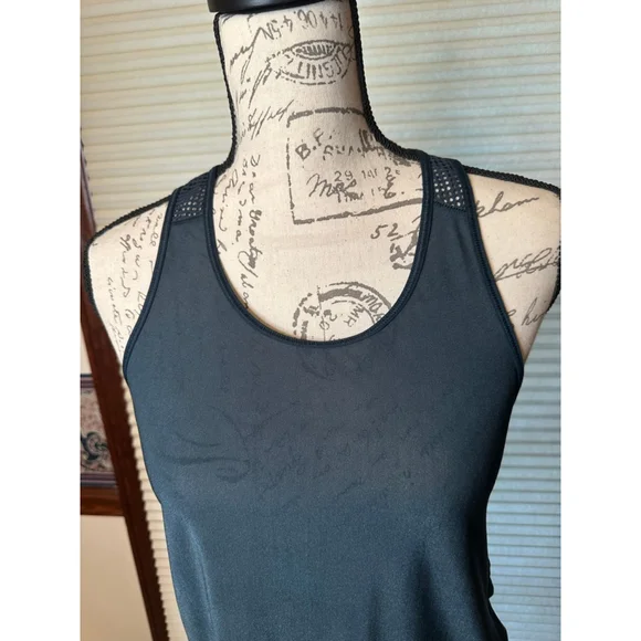 Lululemon Teal Mesh Back Cropped Train Tank Top Likely a Size 10 - Picture 2 of 12